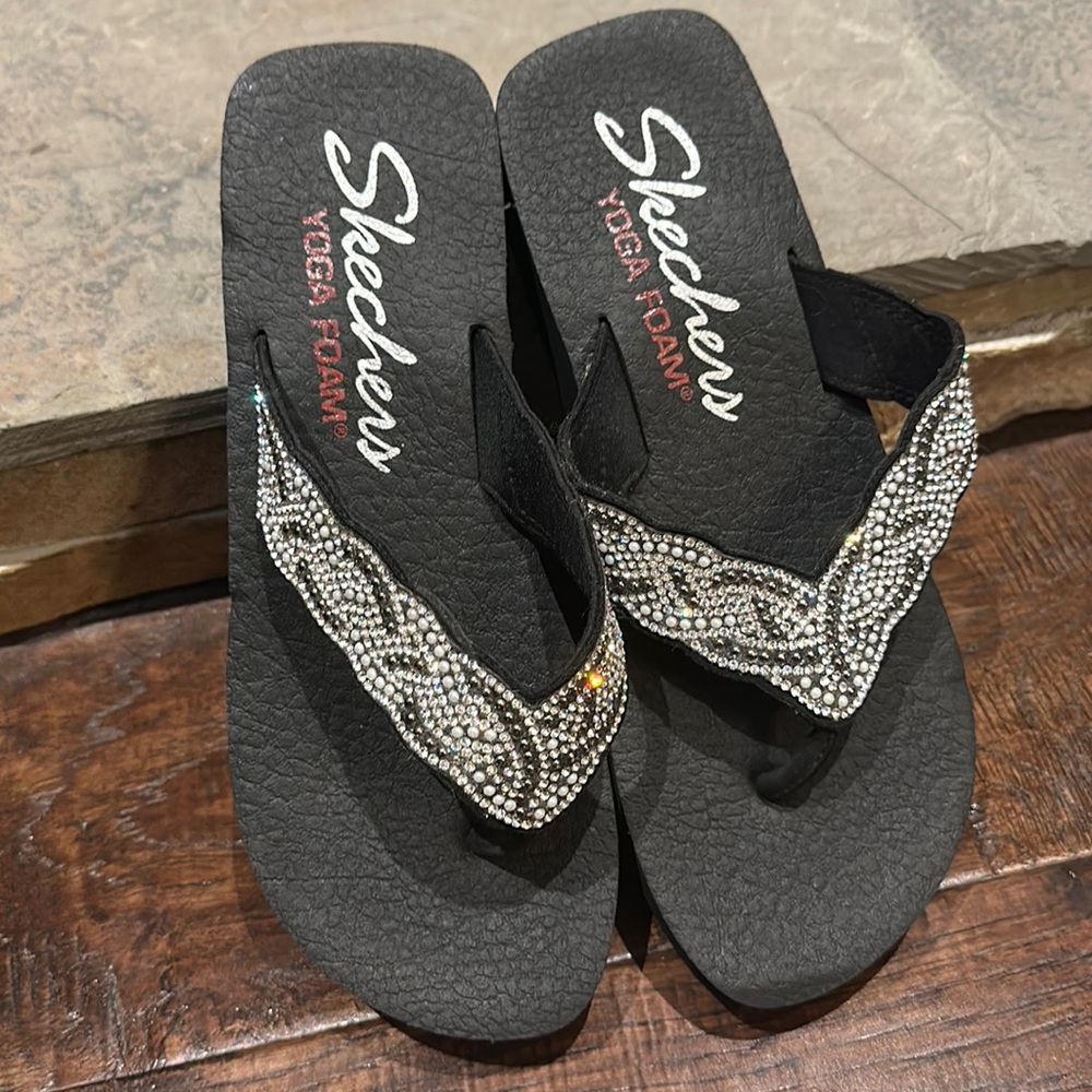 Sketchers Yoga Foam flip flop
